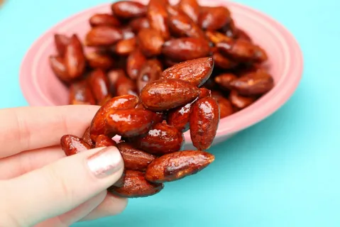 بادام درختی لعابی با طعم عالی و مغذی